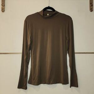 NWOT Fitted mock turtleneck forest green long sleeve size L PTP 21 in.